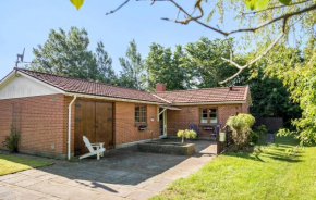Gorgeous Home In Jerup With Wifi, Jerup